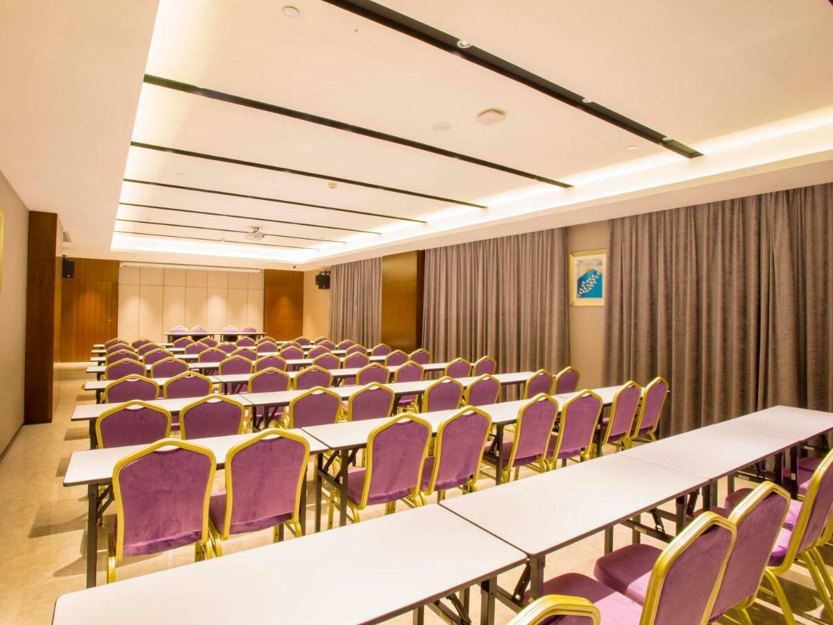 Borrman Hotel Nanning Railway Station Branch Экстерьер фото