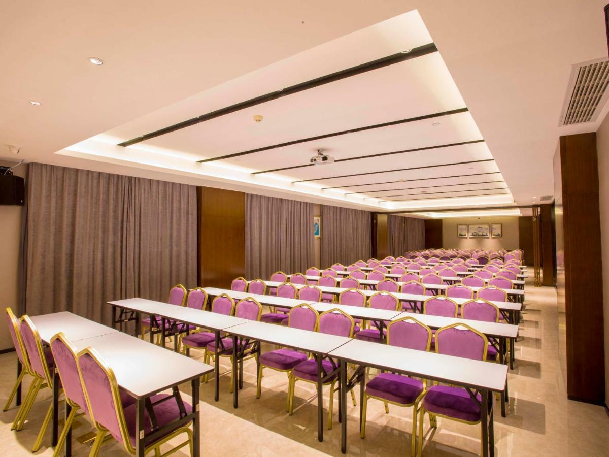 Borrman Hotel Nanning Railway Station Branch Экстерьер фото